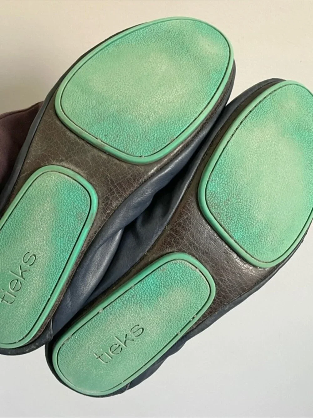 Tieks california navy